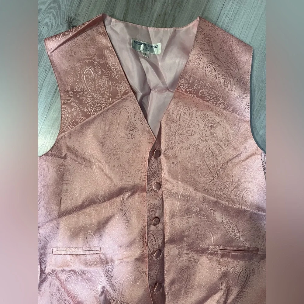 NWOT Vesuvio  Napoli‎ Pink Paisley Vest and Tie